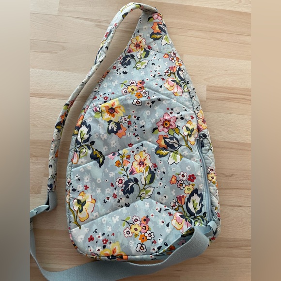 Vera Bradley Large Sling in Floating Gardens - Excellent Gently Used Condition! - Picture 8 of 11